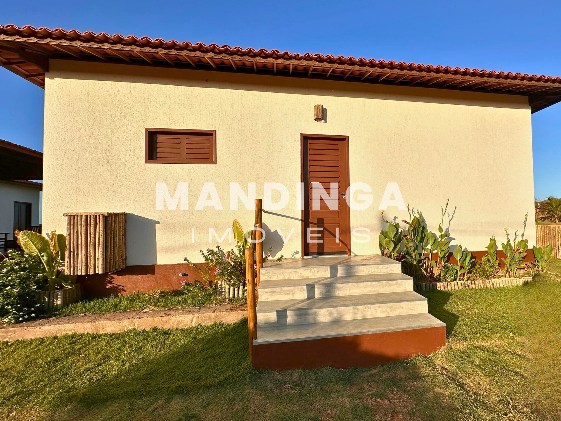 Casa de 2 suítes com potencial de reforma — Praia do Retirinho, Aracati