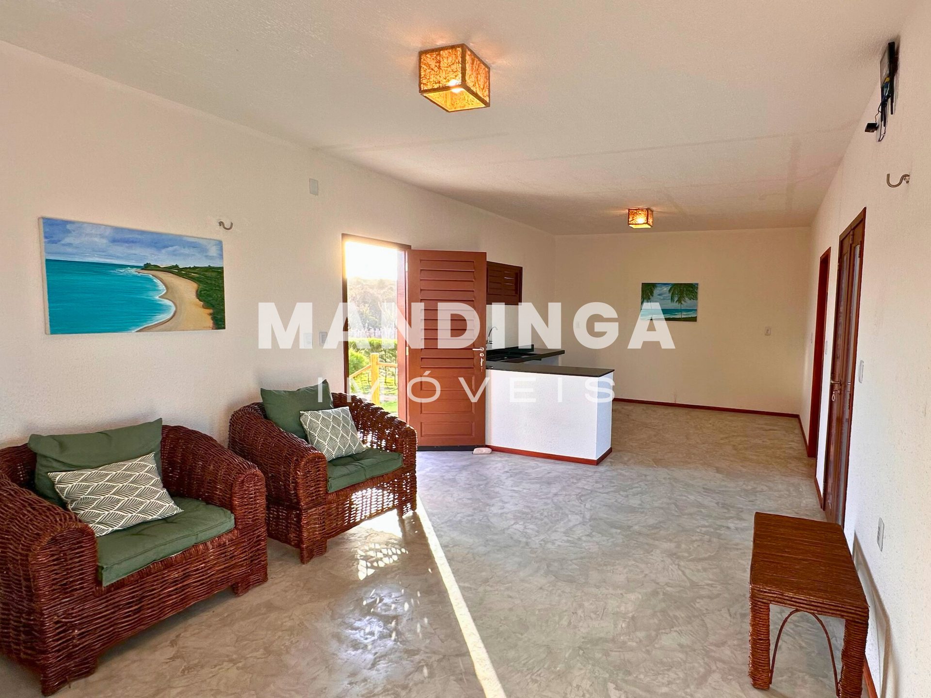 Casa de 2 suítes com potencial de reforma — Praia do Retirinho, Aracati