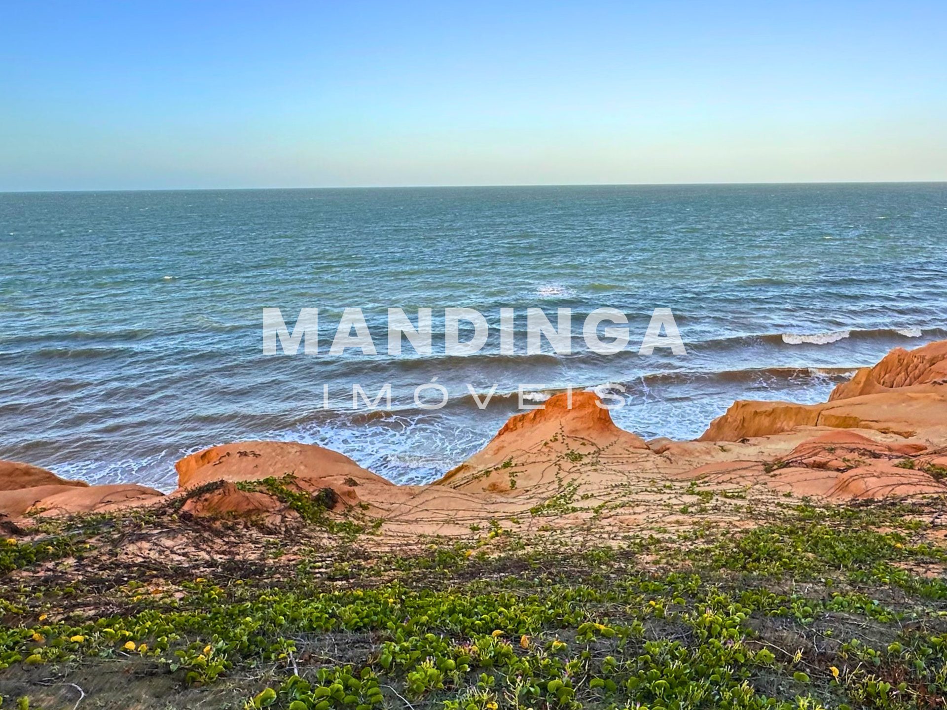 Casa de 2 suítes com potencial de reforma — Praia do Retirinho, Aracati