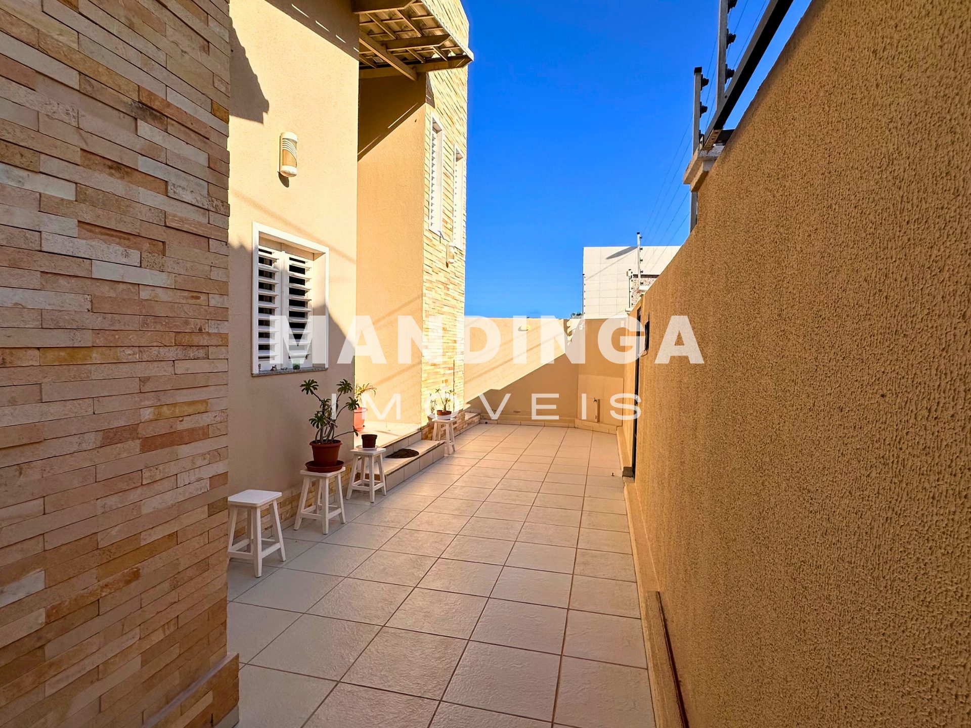 Casa de 4 suítes com vista para o mar, a 50 m da praia — Quixaba, Aracati