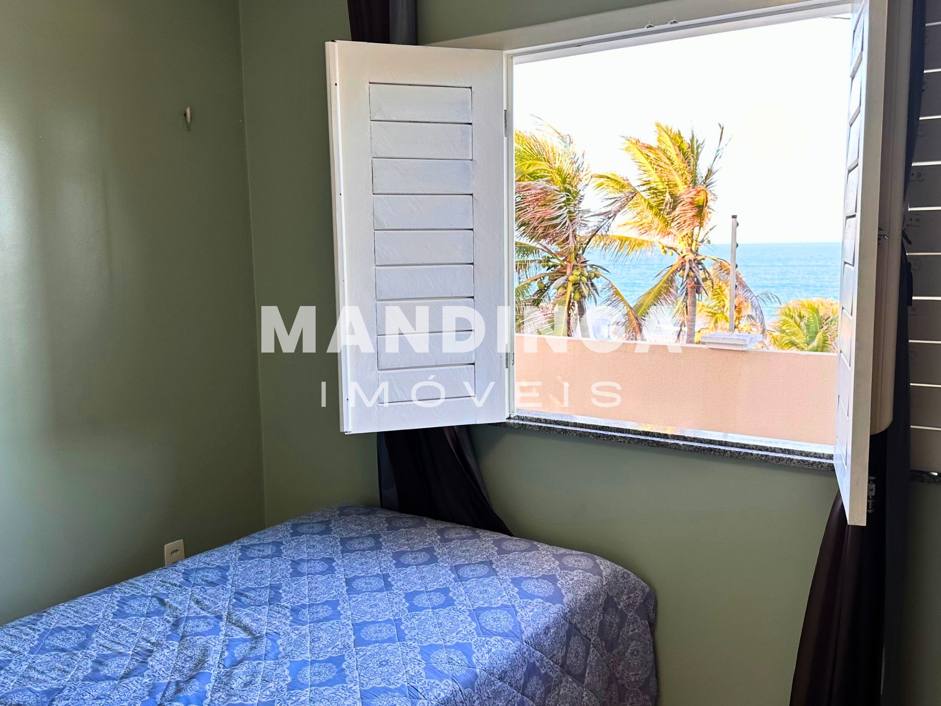 Casa de 4 suítes com vista para o mar, a 50 m da praia — Quixaba, Aracati