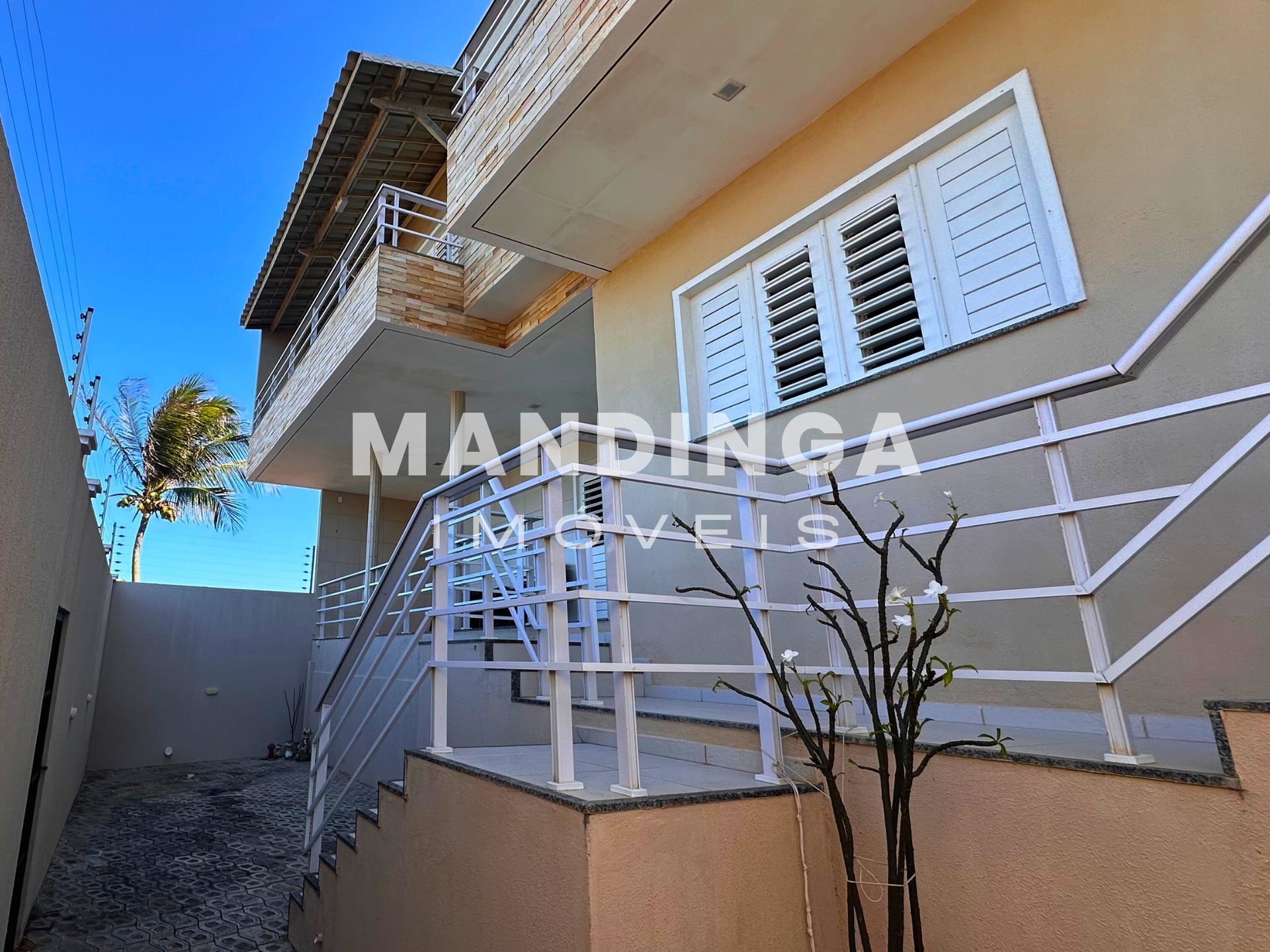 Casa de 4 suítes com vista para o mar, a 50 m da praia — Quixaba, Aracati
