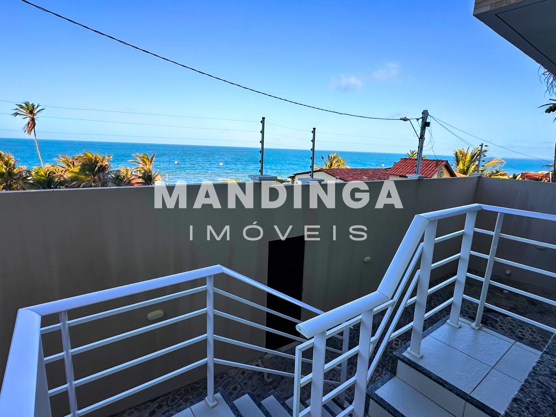 Casa de 4 suítes com vista para o mar, a 50 m da praia — Quixaba, Aracati