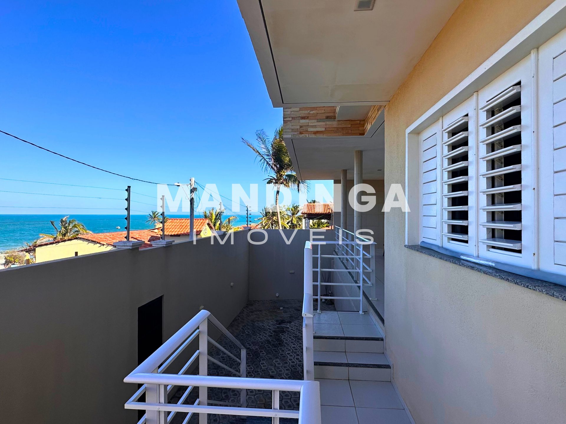 Casa de 4 suítes com vista para o mar, a 50 m da praia — Quixaba, Aracati