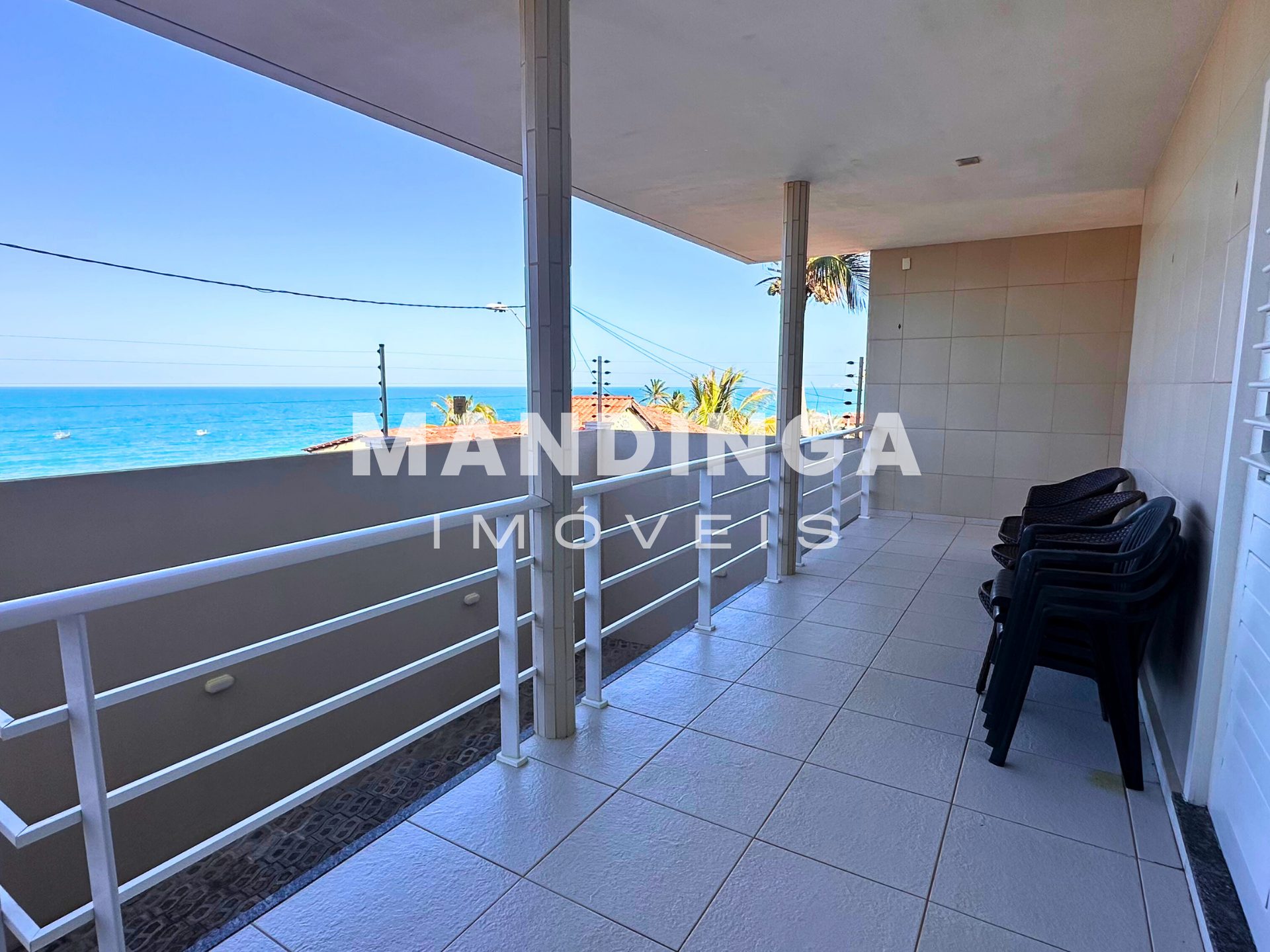 Casa de 4 suítes com vista para o mar, a 50 m da praia — Quixaba, Aracati