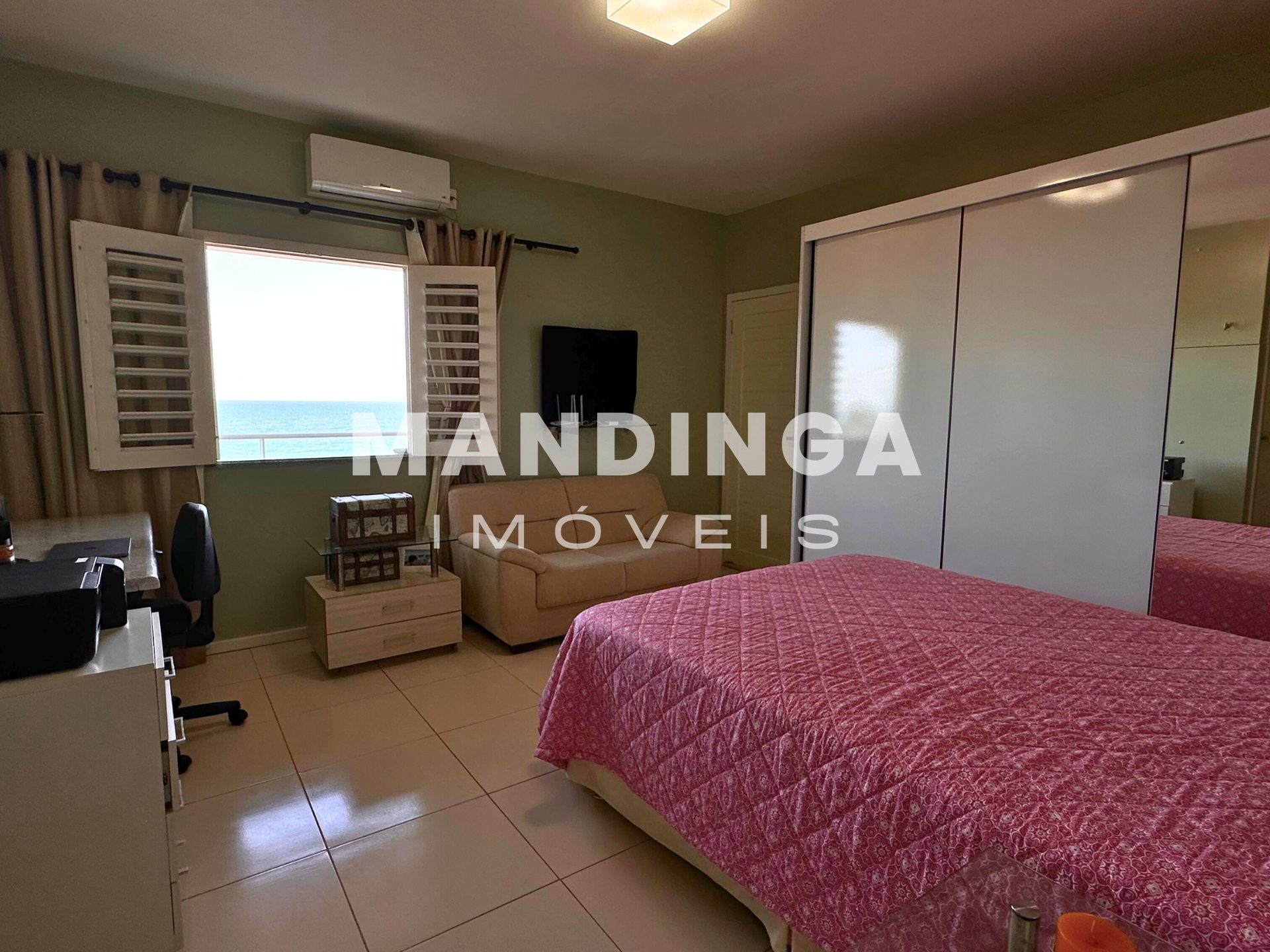 Casa de 4 suítes com vista para o mar, a 50 m da praia — Quixaba, Aracati