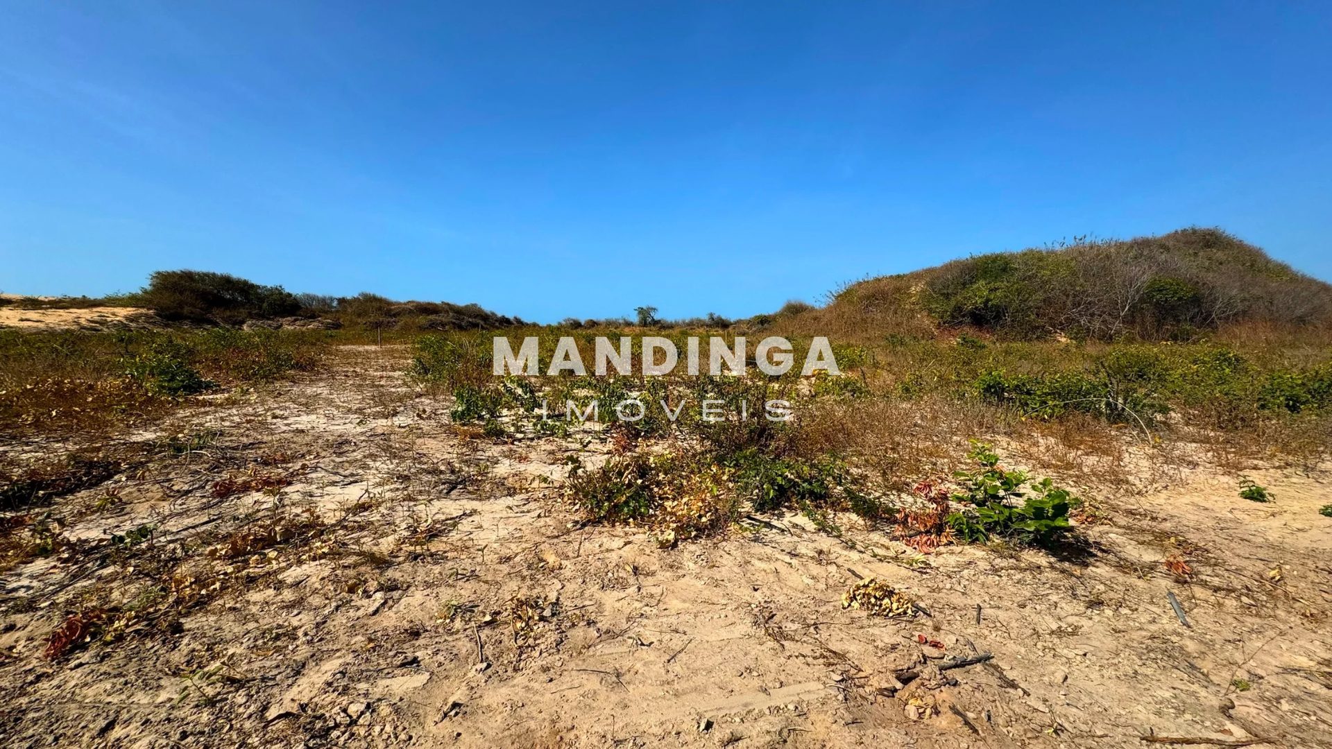 Terreno de 2.300 m² à beira-mar, pé na areia — Praia do Retirinho, Aracati