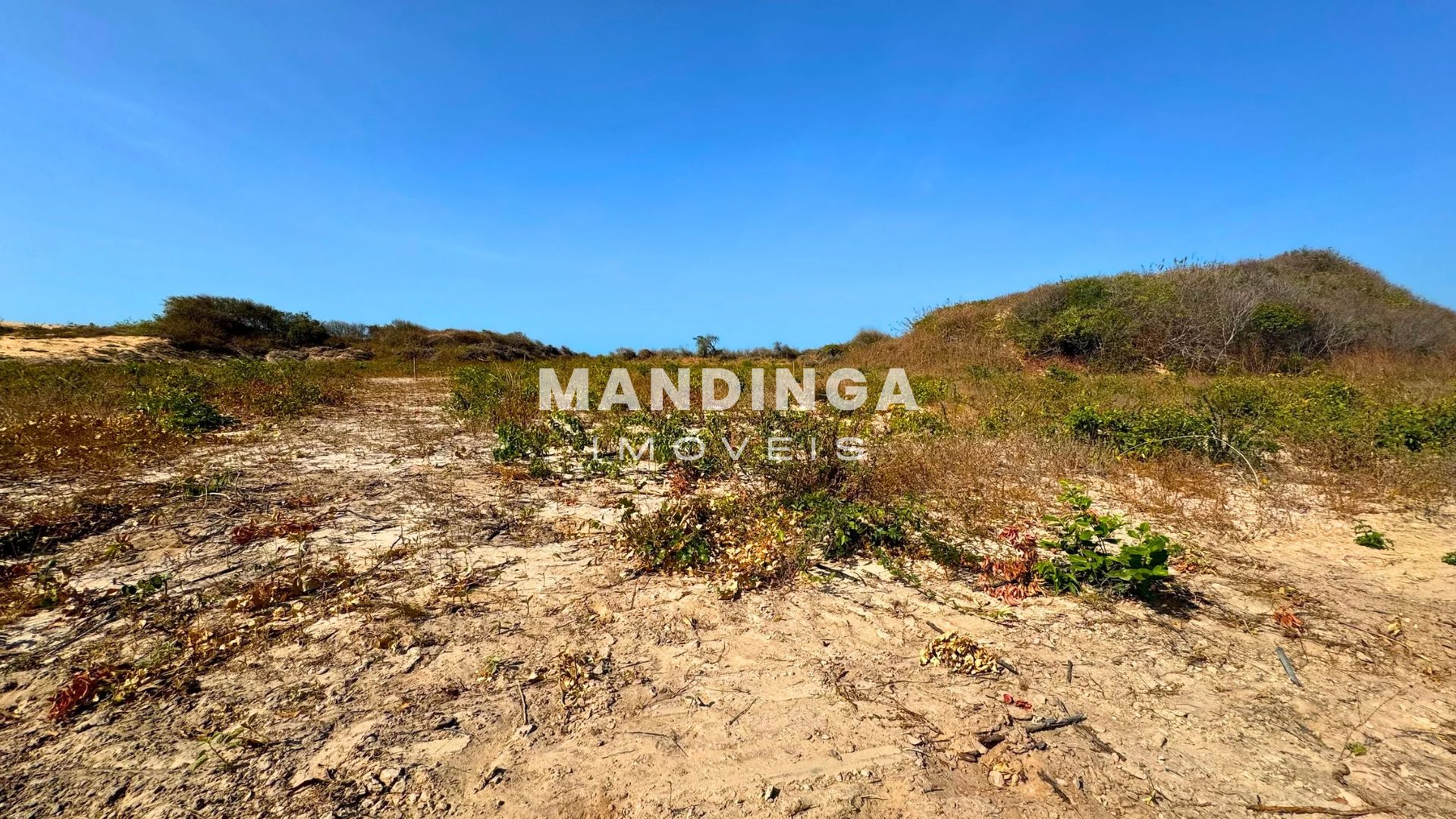 Terreno de 2.300 m² à beira-mar, pé na areia — Praia do Retirinho, Aracati