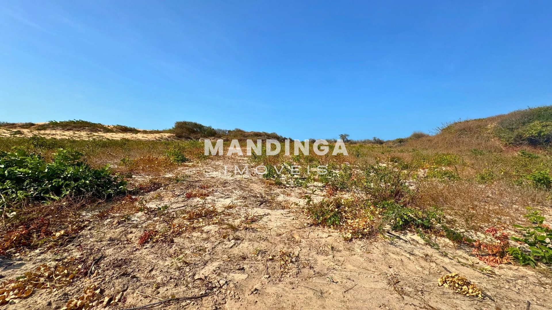 Terreno de 2.300 m² à beira-mar, pé na areia — Praia do Retirinho, Aracati