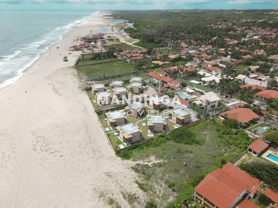 Casa de 2 suítes em condomínio pé na areia — Iguape, Aquiraz