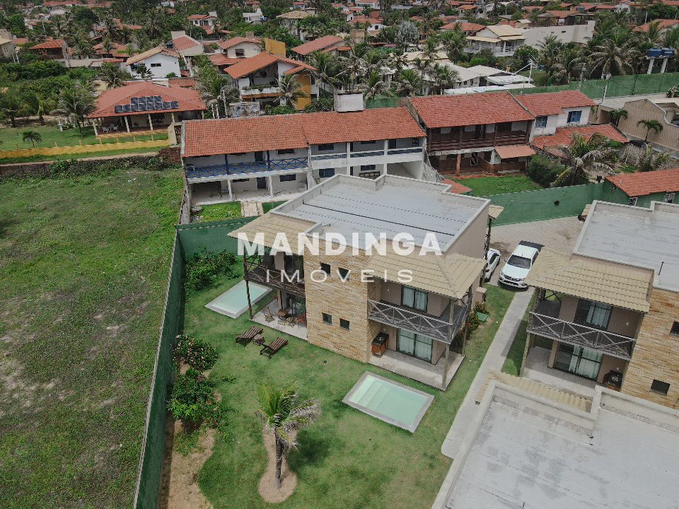 Casa de 2 suítes em condomínio pé na areia — Iguape, Aquiraz