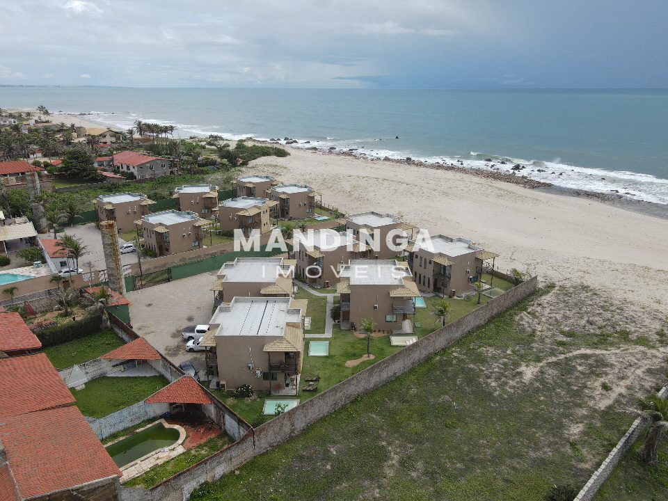 Casa de 2 suítes em condomínio pé na areia — Iguape, Aquiraz