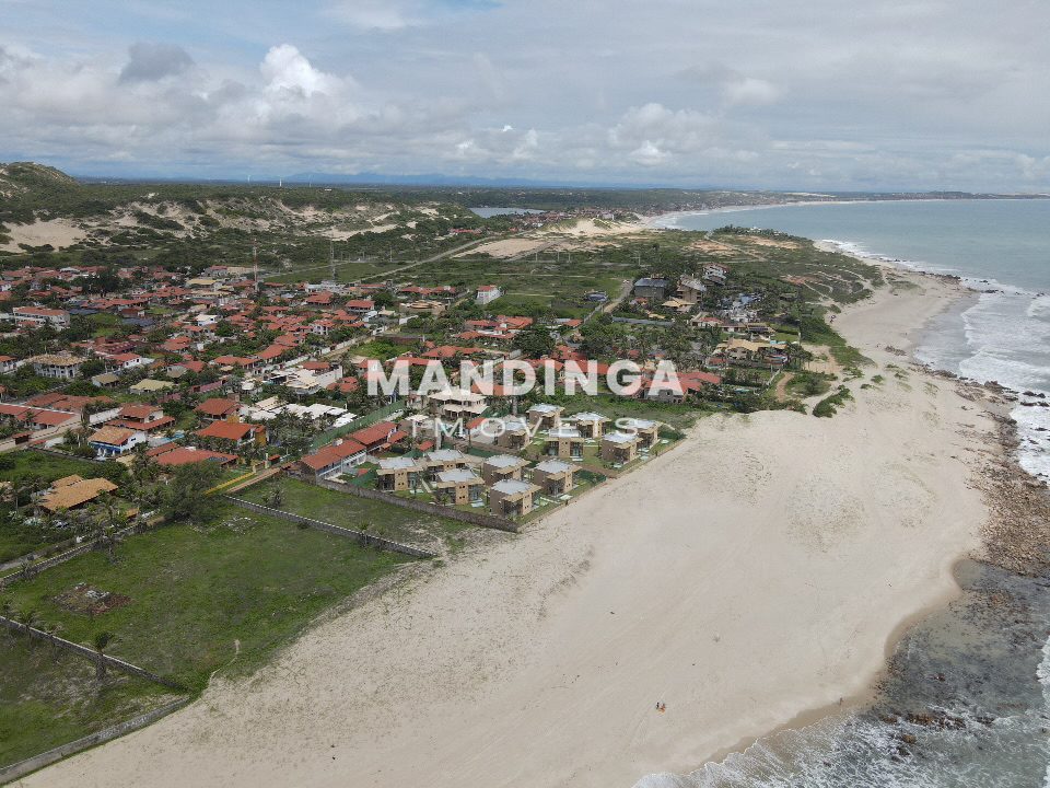 Casa de 2 suítes em condomínio pé na areia — Iguape, Aquiraz